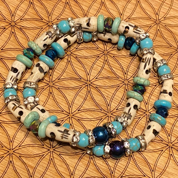 Handmade, carved bone skulls & turquoise, sacred geometry matching bracelet set - Picture 3 of 5